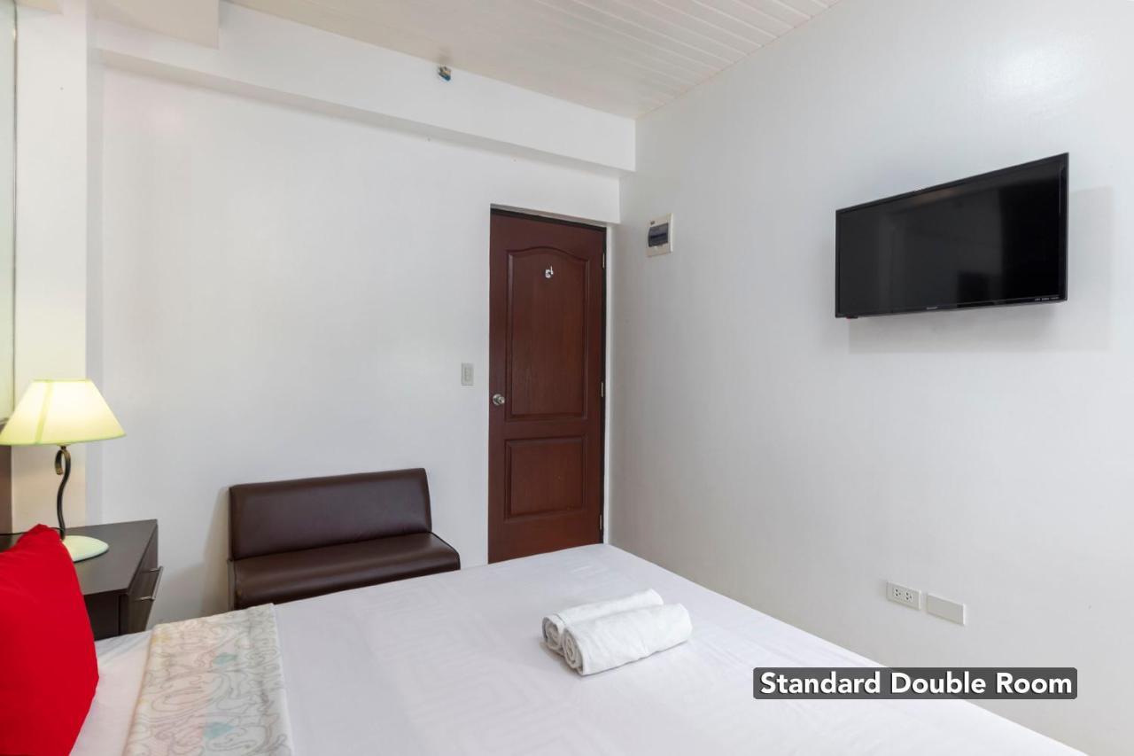Yellowbell Hotel Batangas Esterno foto